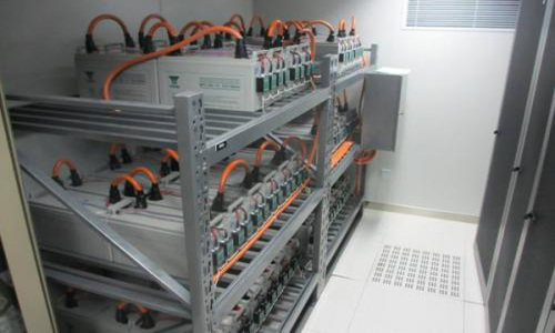 <b>UPS蓄電池使用注意事項(xiàng)和使用年限</b>