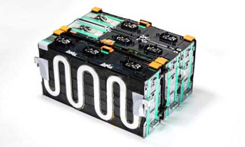 <b>疊片工藝+無鈷電池技術(shù)是未來動(dòng)力鋰電池的趨勢</b>