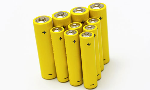 <b>電力設備與新能源行業(yè)需求旺盛帶動鋰電池發(fā)展</b>